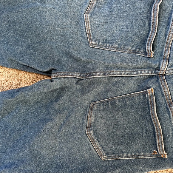 Madewell Stovepipe Jeans. Classic medium wash. High waist. Straight leg. Size 30 - Picture 8 of 16